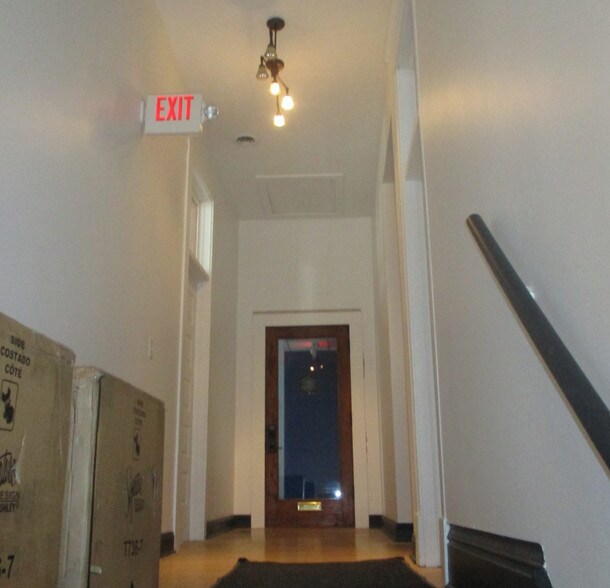 More Photos Of 221-223 E State St, Rockford Storefront Retail Residential For Lease