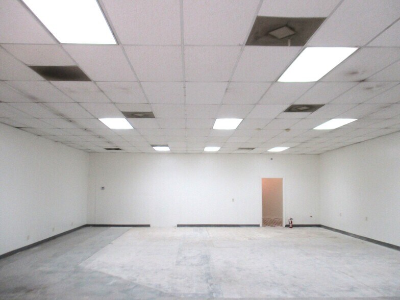 More Photos Of 10901 Crenshaw Blvd, Inglewood General Retail For Sale