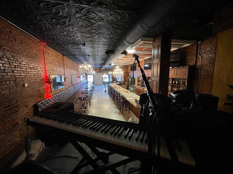 More Photos Of 117 N Jefferson Ave, Eatonton Storefront For Sale