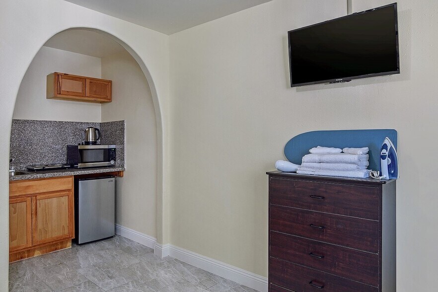 More Photos Of 4905 W Adams Blvd, Los Angeles Apartments For Sale