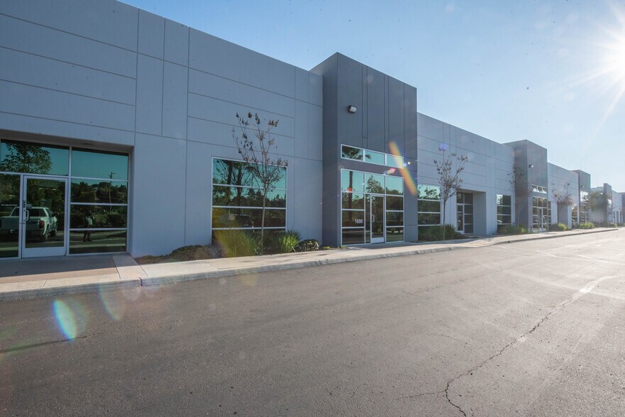 More Photos Of 1678-1692 Ord Way, Oceanside Warehouse For Lease