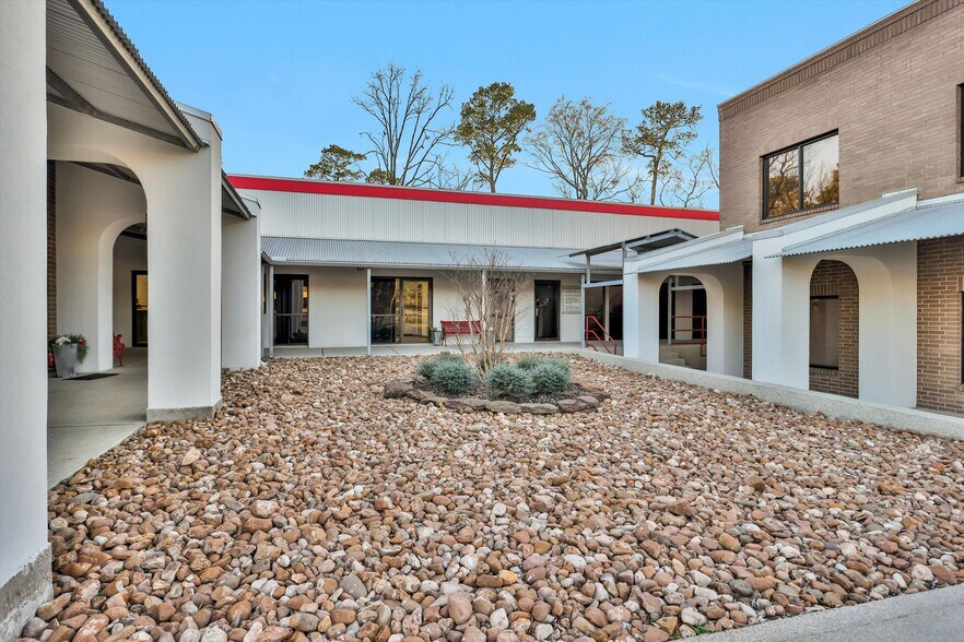 More Photos Of 3421 W Davis St, Conroe Medical For Lease