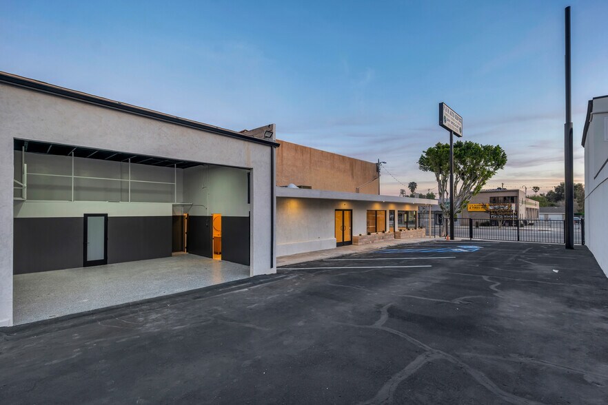 More Photos Of 17733 Chatsworth St, Granada Hills Auto Repair For Lease