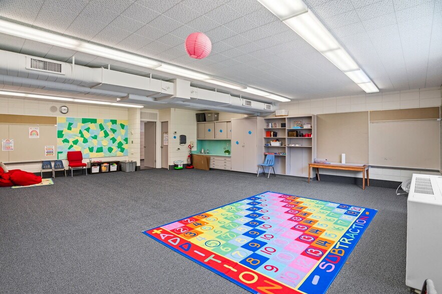 More Photos Of 2201 W 108th St, Bloomington Daycare Center For Lease