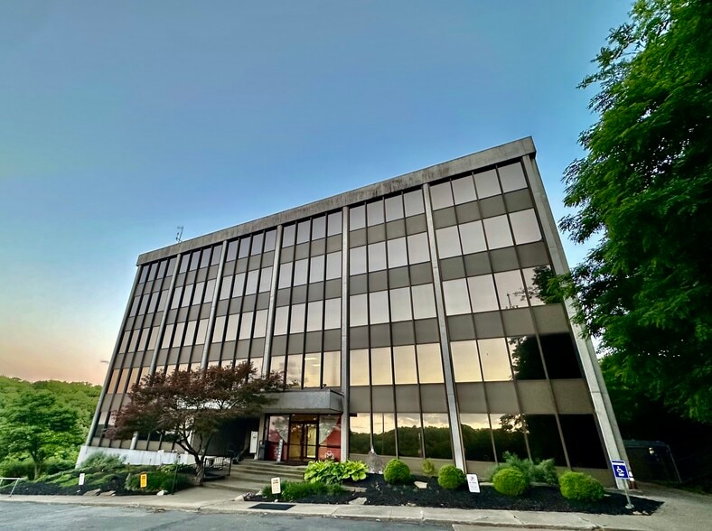More Photos Of 2300 Montana Ave, Cincinnati Office For Lease