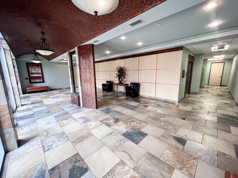 More Photos Of 1509 W Wall St, Midland Office For Lease