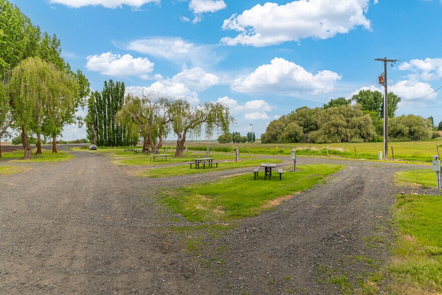 More Photos Of 14 Portland St NW, Wilbur Trailer Camper Park For Sale