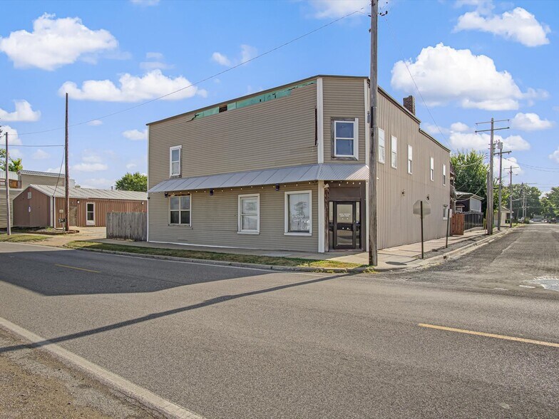 More Photos Of 200 N Main St, Dupo Specialty For Sale