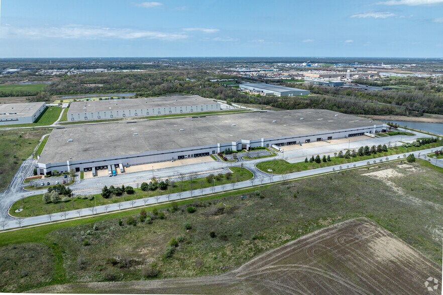 More Photos Of 21700 Mark Collins Dr, Sauk Village Distribution For Lease