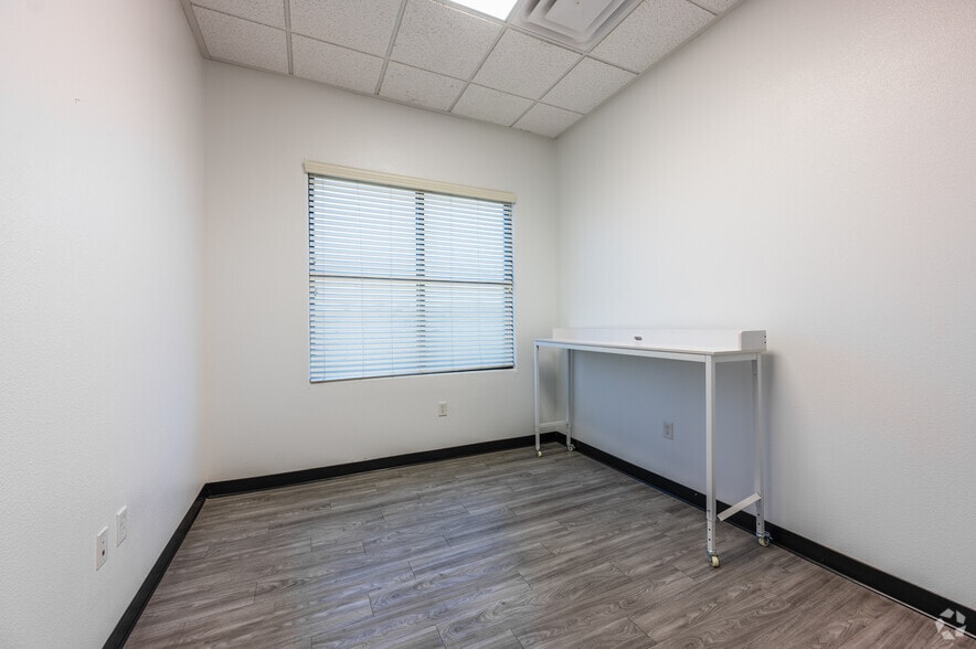 More Photos Of 9555-9595 S Eastern Ave, Las Vegas Unknown For Lease