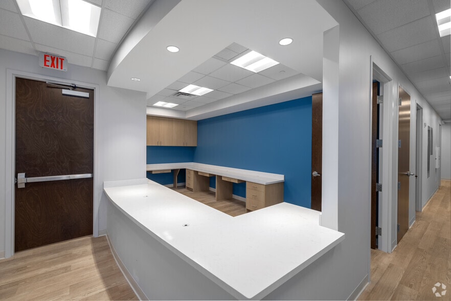 More Photos Of 3683 S Miami Ave, Miami Medical For Lease