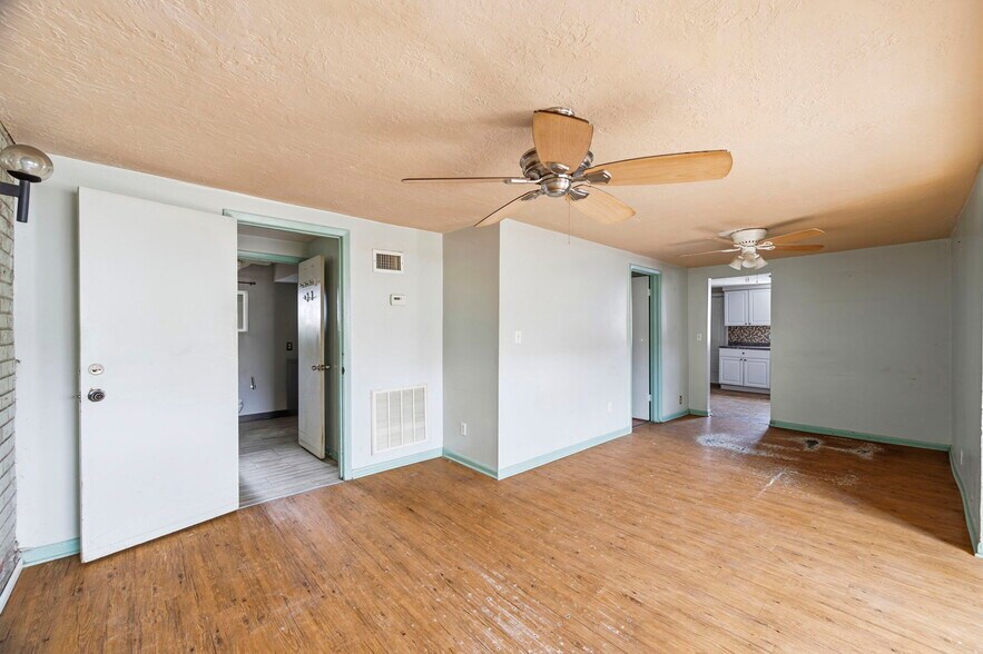 More Photos Of 927 Yale St N, Saint Petersburg Multifamily For Sale