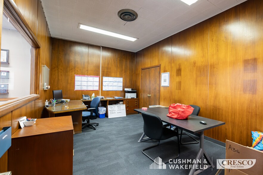 More Photos Of 3308 Lorain Ave, Cleveland Office For Sale