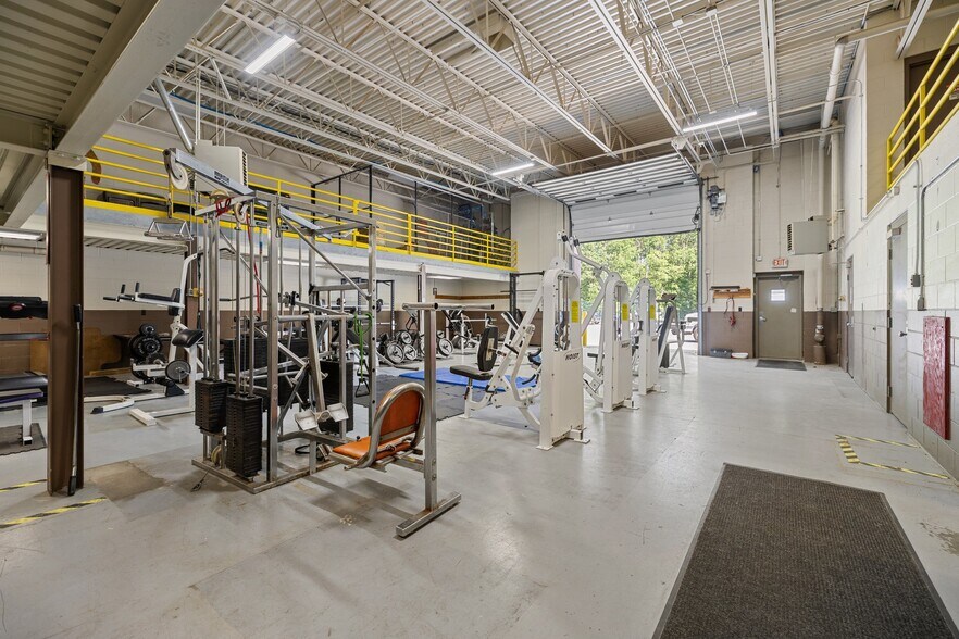 More Photos Of 890 Island Lake Rd NW, Kalkaska Manufacturing For Sale