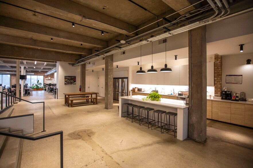 More Photos Of 1200 N Branch St, Chicago Office For Lease