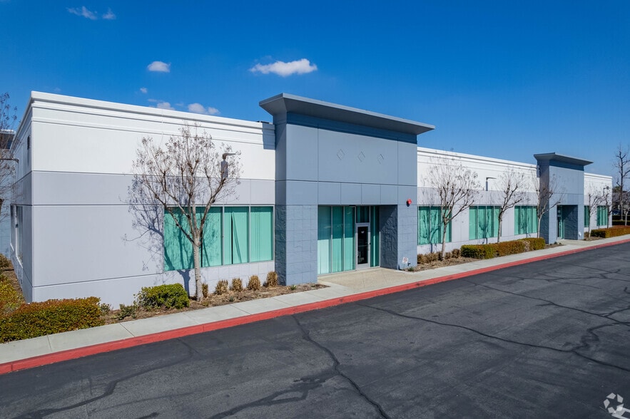 More Photos Of 9439 Archibald Ave, Rancho Cucamonga Unknown For Lease