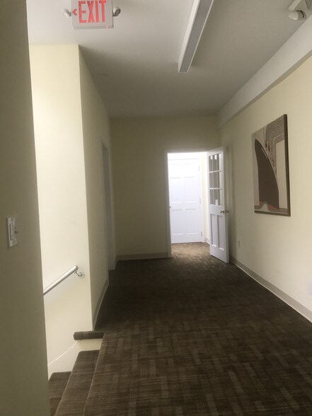 More Photos Of 680 E Main St, Stamford Office For Lease