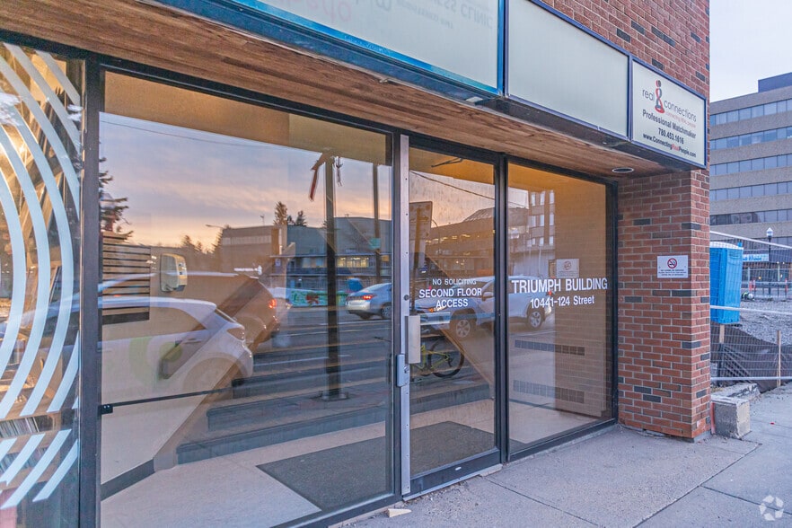 More Photos Of 10441-10445 124 St, Edmonton Storefront Retail Office For Lease