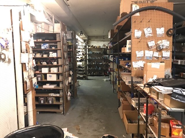 More Photos Of 950 S Gallatin St, Jackson Industrial For Lease