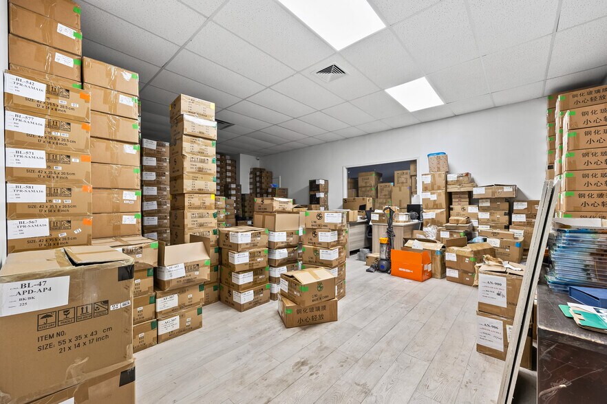 More Photos Of 59-48 55th St, Maspeth Manufacturing For Sale