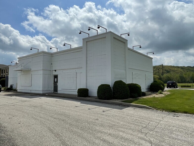 More Photos Of 2235 Burton Ln, Martinsville General Retail For Sale