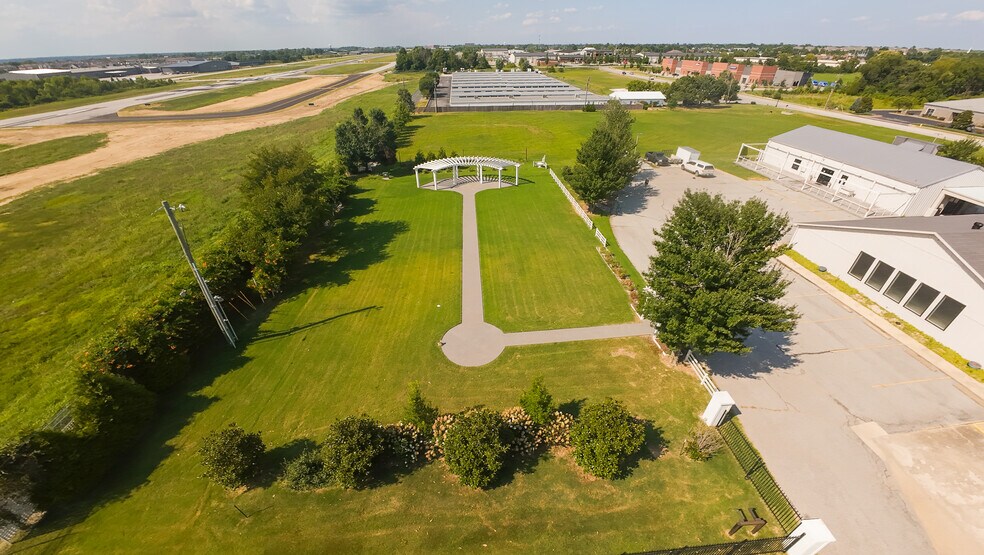 More Photos Of 404 SW Regional Airport Blvd, Bentonville Land For Sale