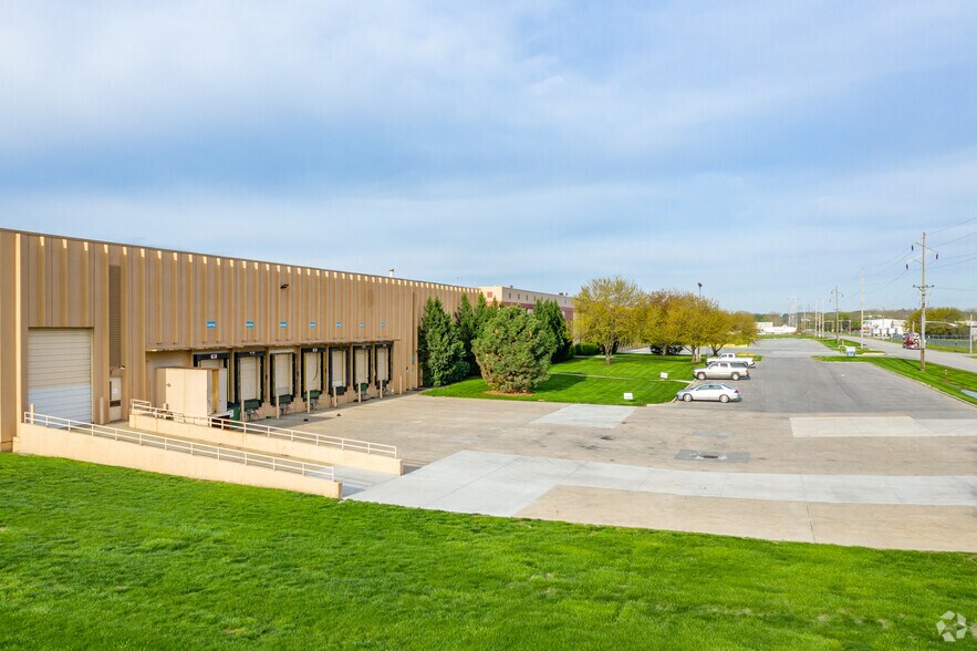 More Photos Of 5101-5207 Speaker Rd, Kansas City Distribution For Lease