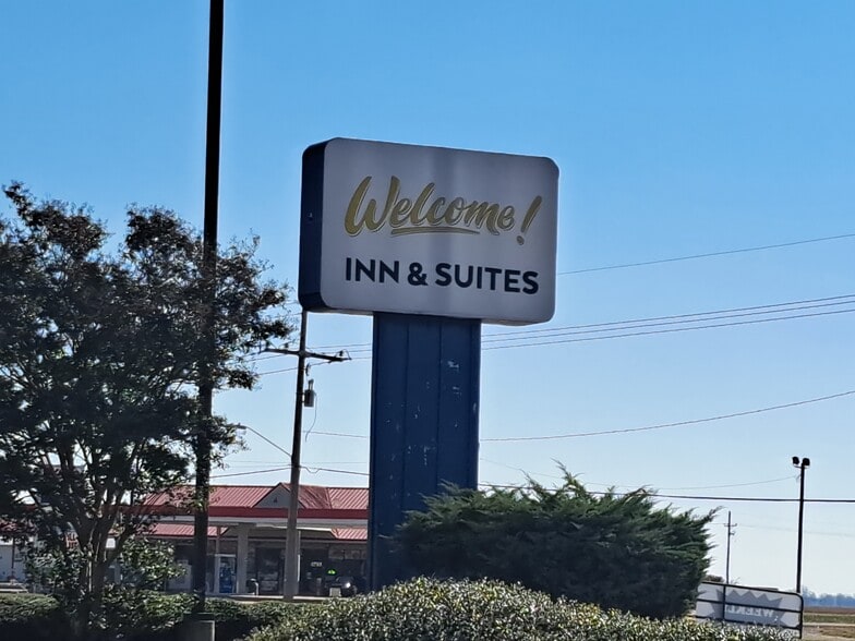 More Photos Of 2131 Casino Strip Blvd, Robinsonville Hotel For Sale