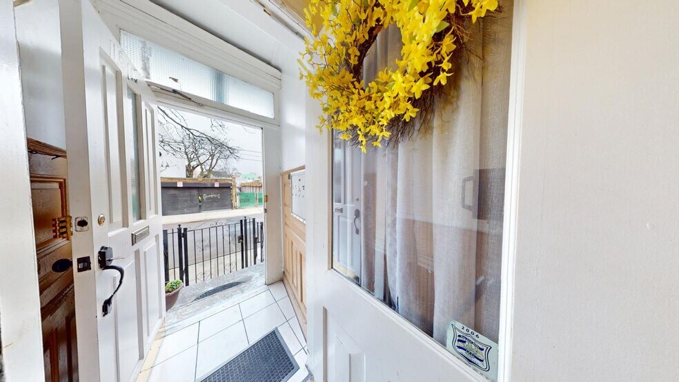 More Photos Of 1649 George St, Ridgewood Apartments For Sale