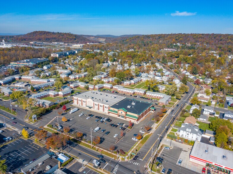 More Photos Of 509-513 W Union Ave, Bound Brook Freestanding For Lease