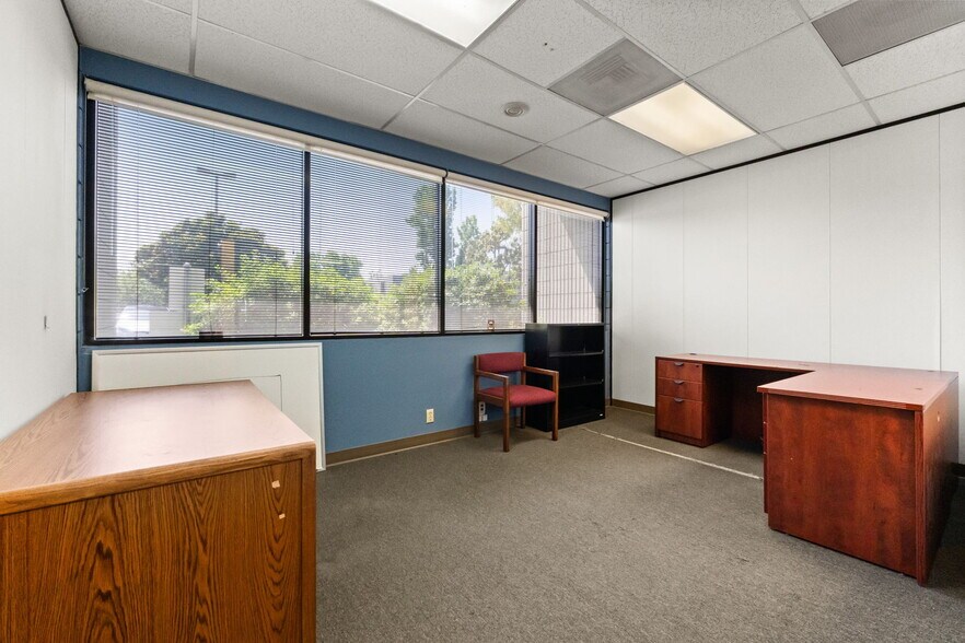 More Photos Of 992 S De Anza Blvd, San Jose Office For Lease