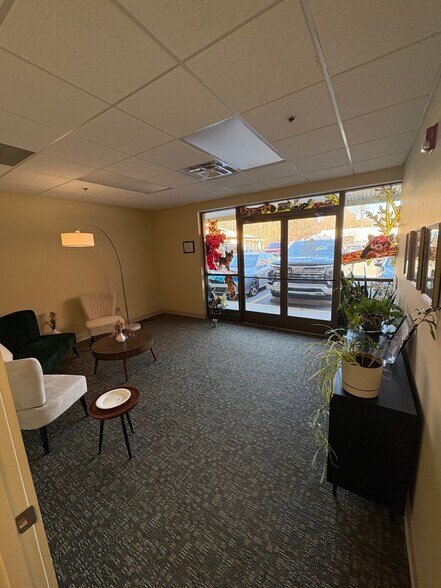 More Photos Of 1011 Tunnel Rd, Asheville Unknown For Lease