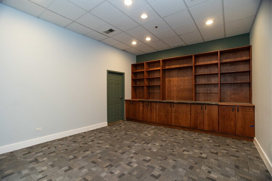 More Photos Of 248 N Leavitt St, Chicago Loft Creative Space For Lease