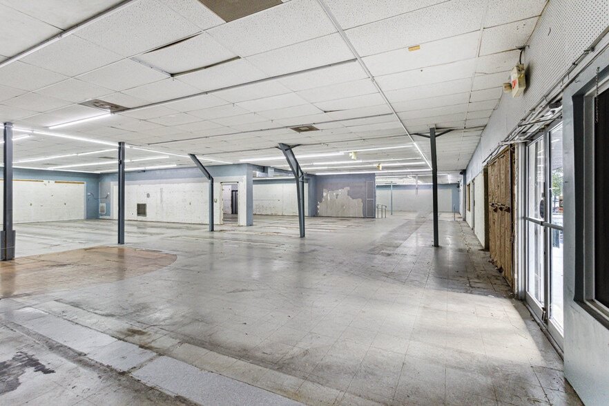 More Photos Of 1601 E Sample Rd, Pompano Beach Freestanding For Sale