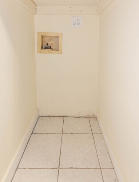 More Photos Of 2100-2102 Maryland Ave, Baltimore Apartments For Sale