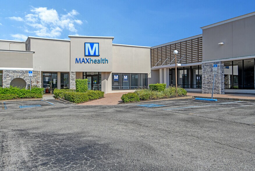 More Photos Of 7409 Manatee Ave W, Bradenton Office For Sale