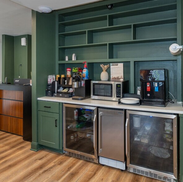 More Photos Of 1627 16th St NW, Washington Hospitality For Sale