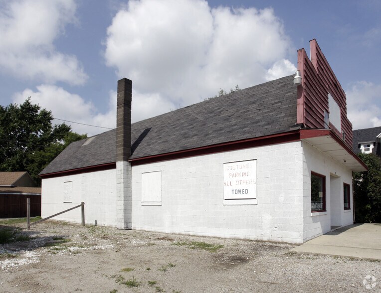 More Photos Of 1222 Water St, Port Huron Freestanding For Lease