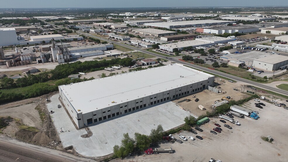 More Photos Of 5260 Blue Mound Rd, Fort Worth Industrial For Lease