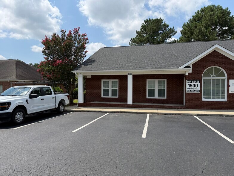 More Photos Of 1662 E Booker Dairy Rd, Smithfield Office For Lease