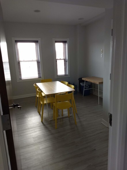 More Photos Of 17-19 Beechwood Rd, Summit General Retail For Sale