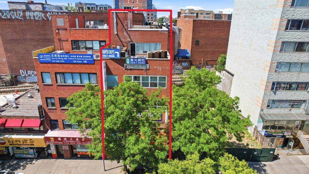More Photos Of 136-21 41st Ave, Flushing Storefront Retail Office For Sale