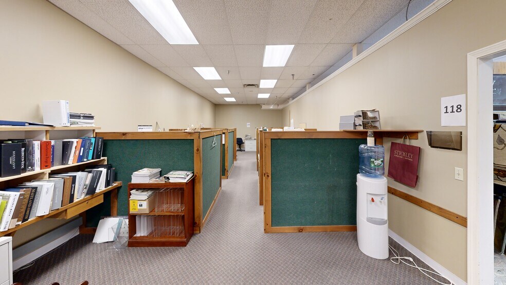 More Photos Of 151 Wolf Rd, Colonie Freestanding For Sale