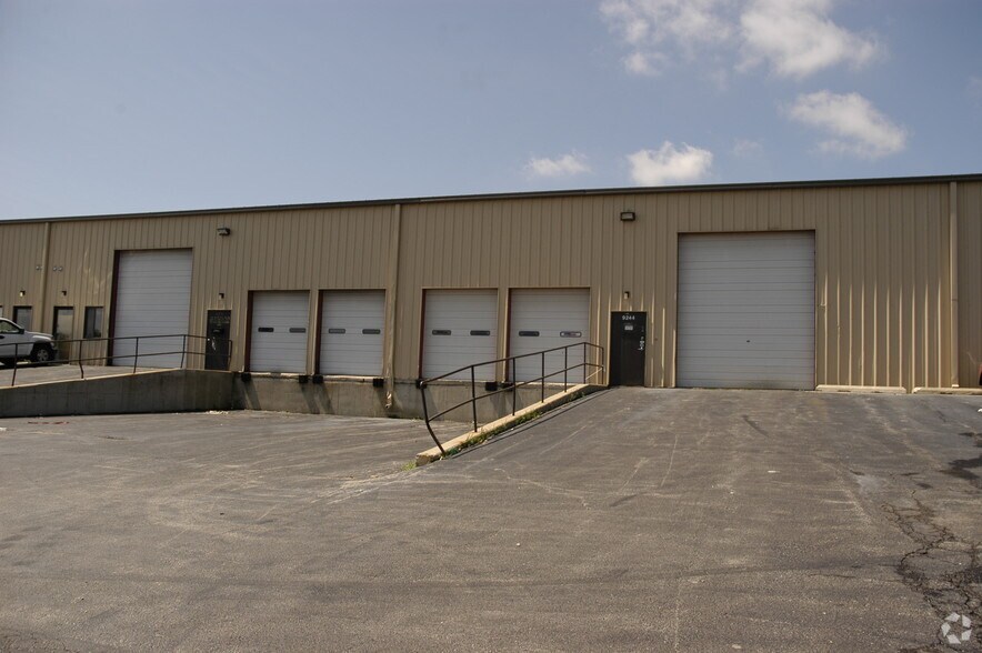 More Photos Of 9244 Trinity Dr, Lake In The Hills Warehouse For Lease