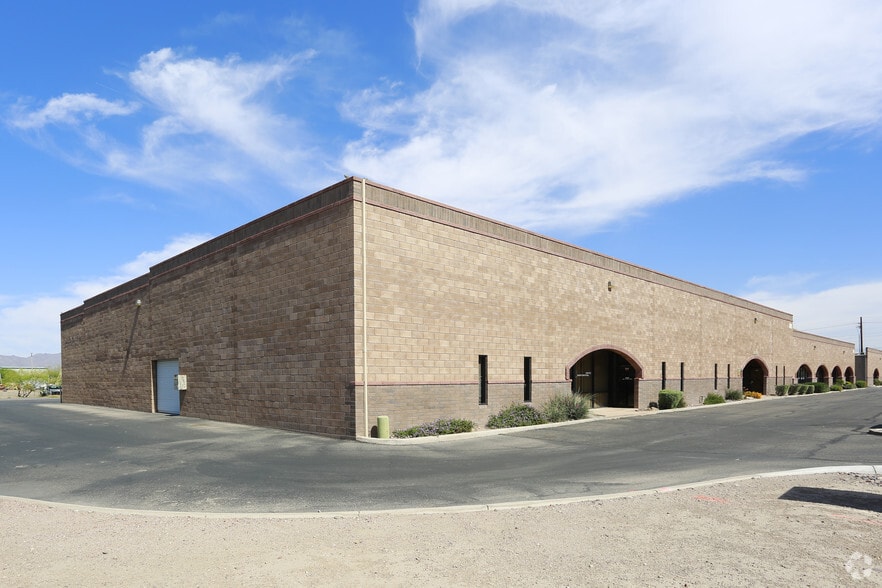 More Photos Of 1683 W Grant Rd, Tucson Showroom For Lease
