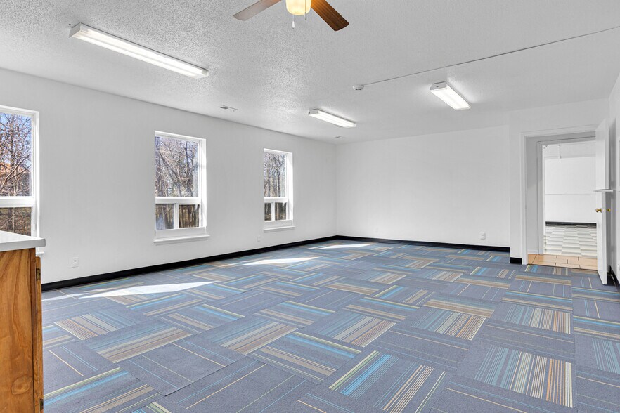 More Photos Of 205 Southbrook Pky, Kearney Daycare Center For Sale