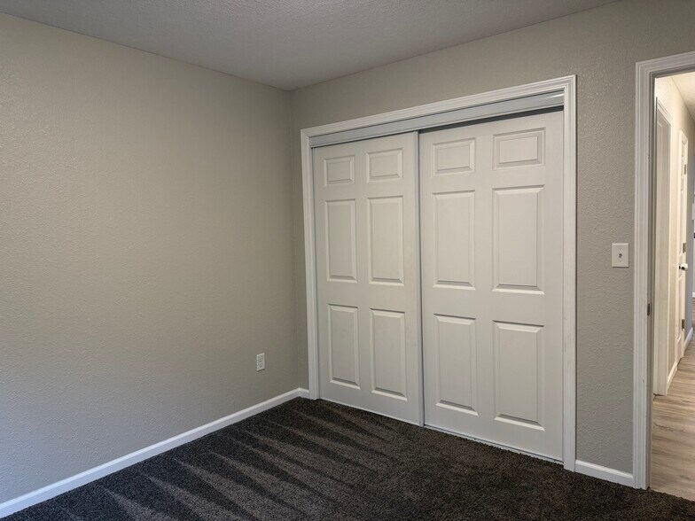 More Photos Of 105 Park St E, South Saint Paul Apartments For Sale