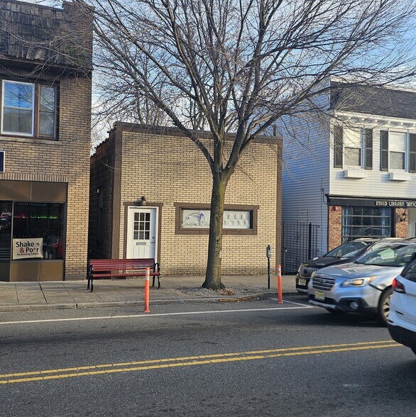 More Photos Of 403 Broad St, Bloomfield Schools For Sale