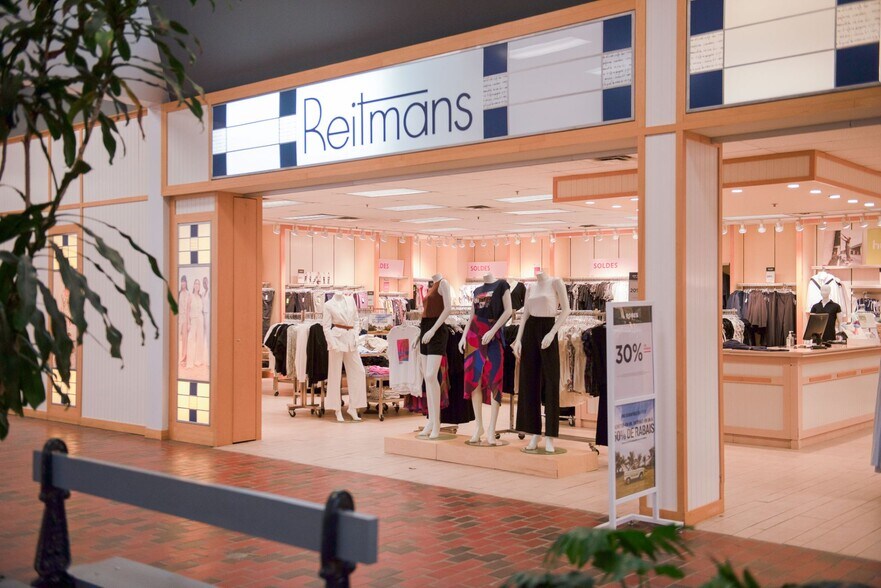 More Photos Of 1221 Boul Marcotte, Roberval General Retail For Lease