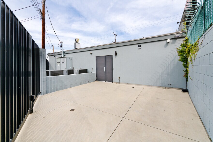 More Photos Of 845 Lincoln Blvd, Venice Office For Lease